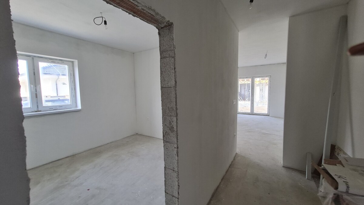 4-IZB BYT "E" 106,45 m2 + TERASA 23 m2, *SPA RESORT*  BANKA — foto 16