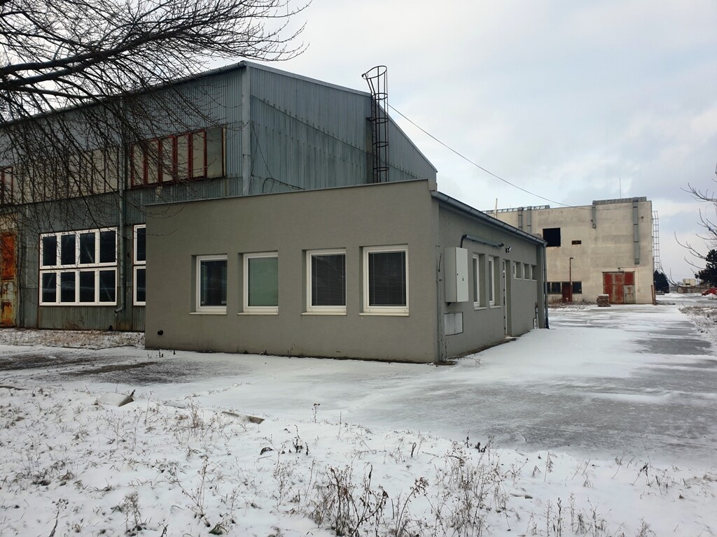 Priemyselný objekt 8 000 m2 s halou 991 m2 - Trenčianske Bohuslavice — foto 13