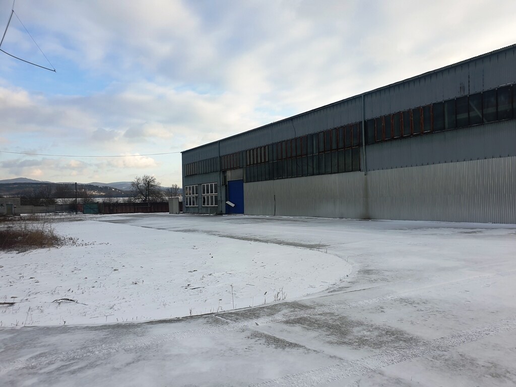 Priemyselný objekt 8 000 m2 s halou 991 m2 - Trenčianske Bohuslavice — foto 3
