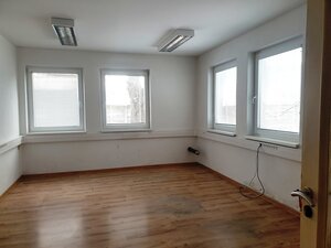 Priemyselný objekt 8 000 m2 s halou 991 m2 - Trenčianske Bohuslavice — foto 17
