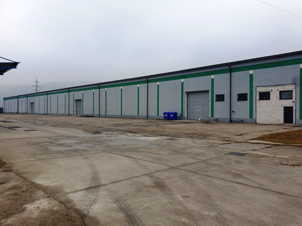Prenájom - výrobná hala s rozlohou 4 000 m² - Tr. Bohuslavice, NMnV