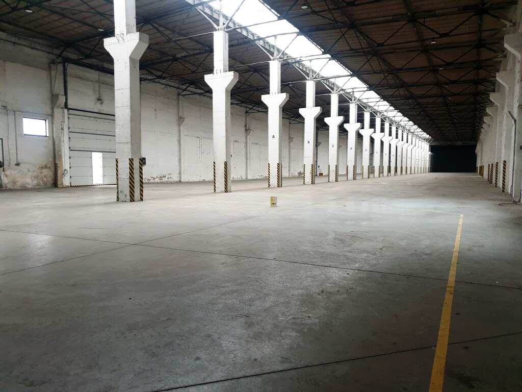 Prenájom - výrobná hala s rozlohou 4 000 m² - Tr. Bohuslavice, NMnV — foto 4