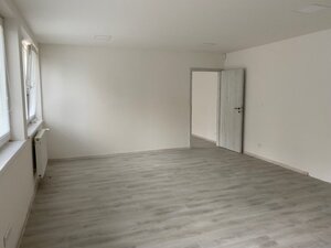 Kancelárske a prevádzkové priestory- Dubnica nad Váhom (52 m2, 104 m2) — foto 1