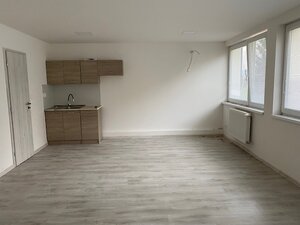 Kancelárske a prevádzkové priestory- Dubnica nad Váhom (52 m2, 104 m2) — foto 2