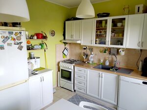 Prenajom izby s príslušenstvom a loggiou v trojizbovom byte, Piešťany — foto 1