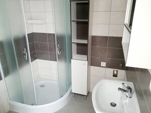 Prenájom Bánovce nad Bebravou 2 izbový byt / CENTRUM / NOVÁ REKONŠTRUK — foto 1