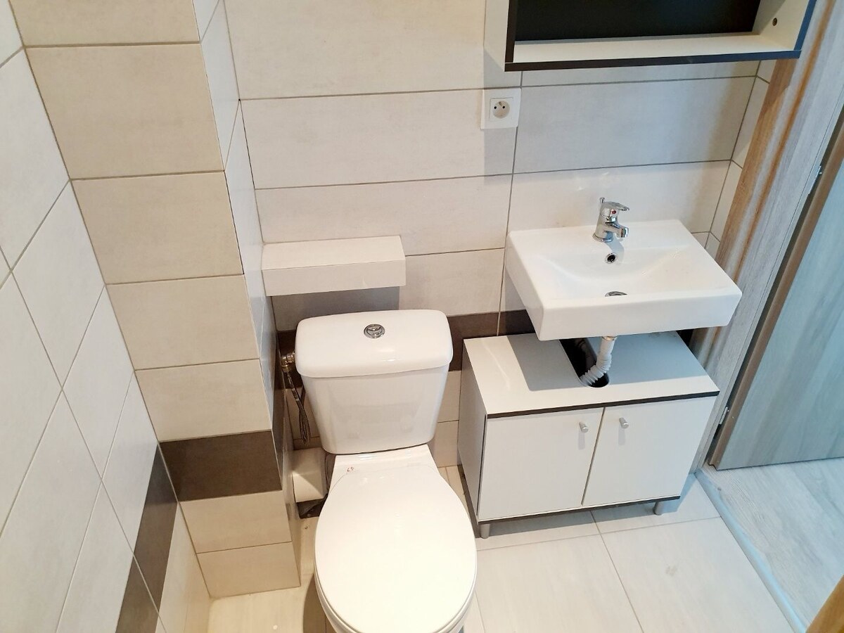 PRENÁJOM  Bánovce nad Bebravou  / 1 IZBOVÝ BYT / CENTRUM / — foto 6