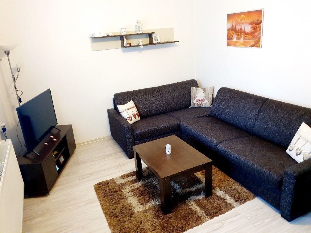 2 izbový byt Bánovce nad Bebravou   / 54m2 / CENTRUM  / LOGGIA 6m2