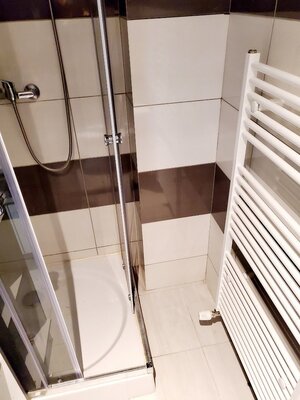 PRENÁJOM  Bánovce nad Bebravou  / 1 IZBOVÝ BYT / ZARIADENÝ /CENTRUM / — foto 5