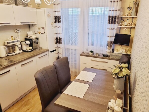 3 izbový byt Bánovce nad Bebravou   / 72m2 / DUBNIČKA / LOGGIA / Kompl