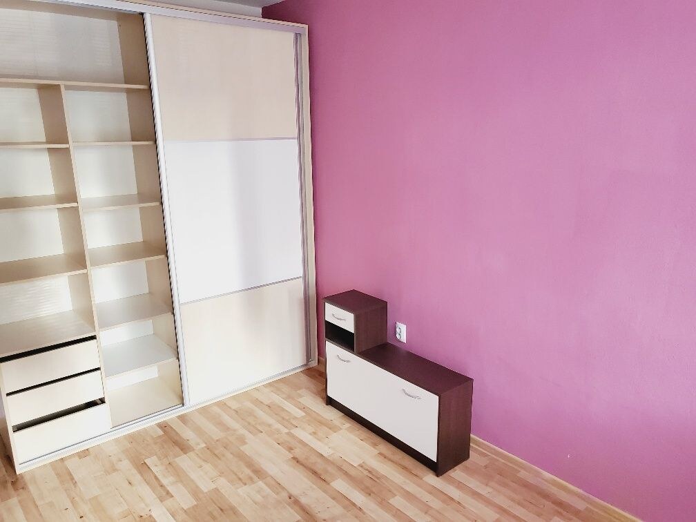 2 izbový  byt  Bánovce nad Bebravou, CENTRUM, 54 m2 ,LOGGIA ,Zariadený — foto 3