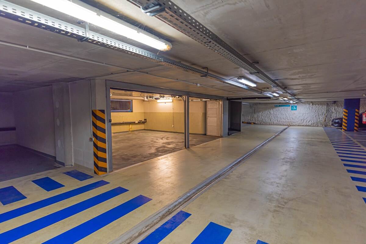 Na prenájom 2-garáž, 42 m², v garážovom dome, Cintorínska ul., ihneď — foto 3