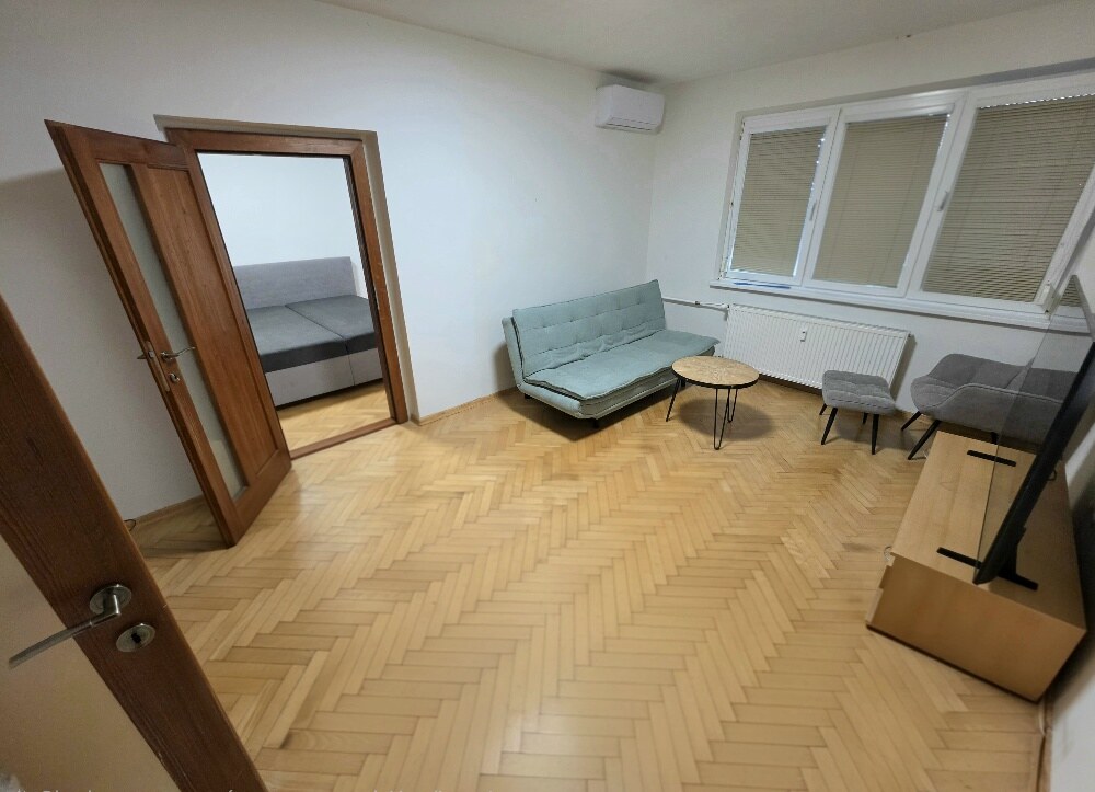 PRENÁJOM Bánovce nad Bebravou/2 IZBOVÝ BYT/ CENTRUM /LOGGIA — foto 2