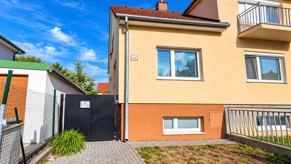 Útulné a kompletne zariadené bývanie v rodinnom dome so záhradkou – Pi