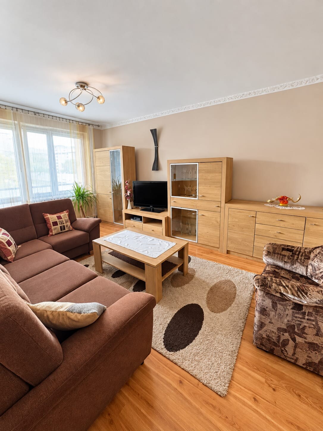 PRENÁJOM | 3-IZBOVÝ BYT | 80 m² | 2 BALKÓNY | ZARIADENÝ | CENTRUM I