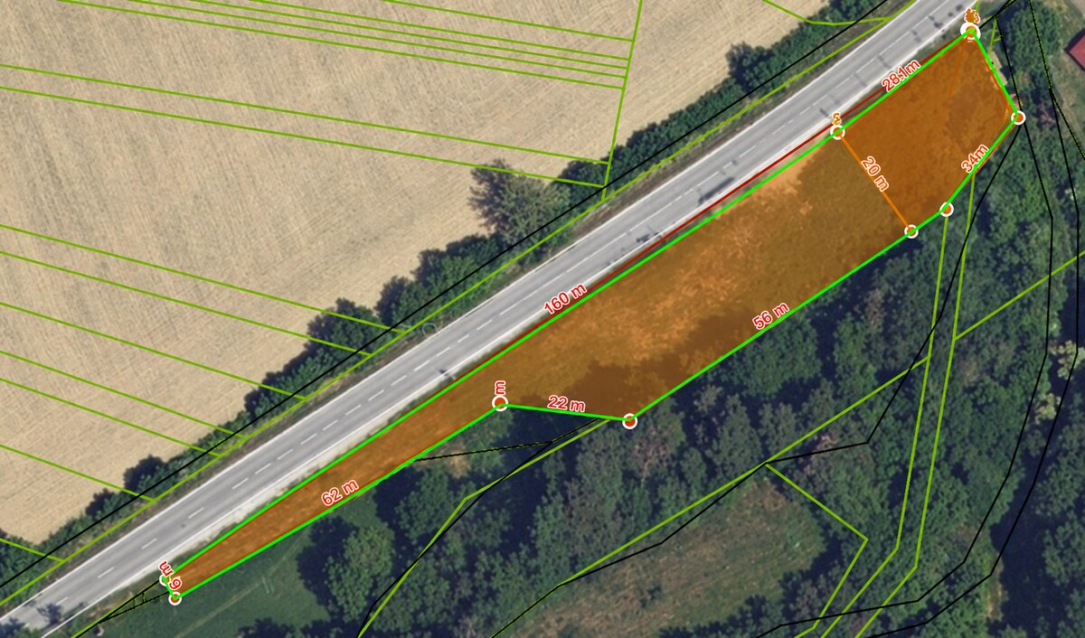 STAVEBNÝ POZEMOK 2 208 m² PRI HLAVNEJ CESTE – MODROVKA, okr. N.Mesto/V