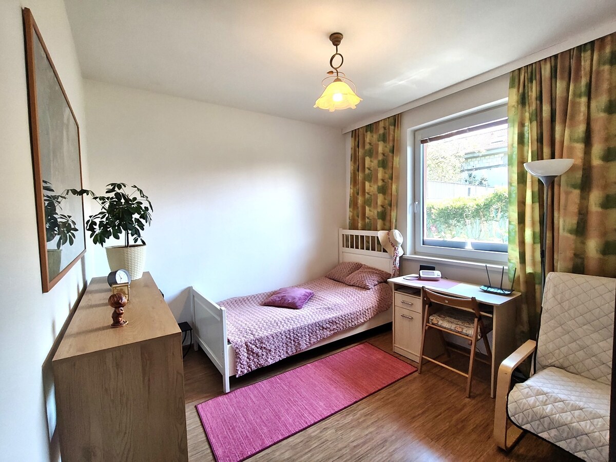NOVOSTAVBA 4 IZB. RODINNÉHO DOMU S VEĽKÝM POZEMKOM A GARÁŽOU. — foto 10