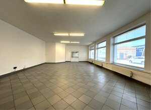 PRENÁJOM OBCHODNÉHO PRISTORU - SHOWROOM  NA STAREJ VAJNORSKEJ. — foto 1