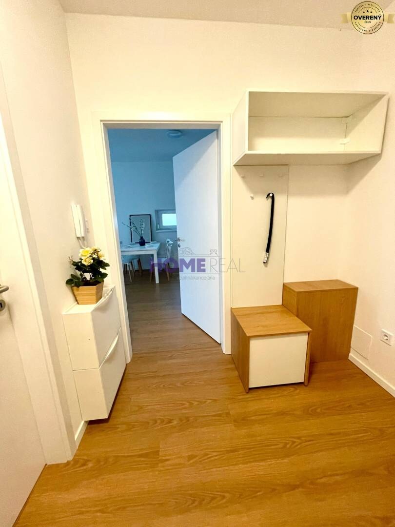PRENAJATÉ *** 3 IZB. BYT V PEKNOM PROSTREDÍ S PARKOVACÍM MIESTOM. — foto 10