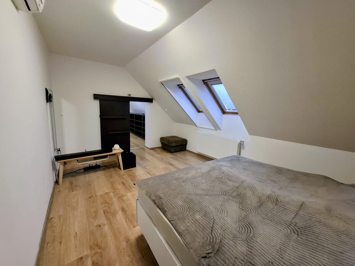 PRENAJATÉ ****  MODERNE ZARIADENÝ 3 IZB. BYT S TERASOU — foto 10