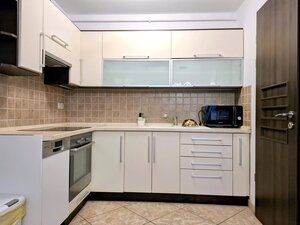 PRENAJATÉ ****  MODERNE ZARIADENÝ 3 IZB. BYT S TERASOU — foto 1