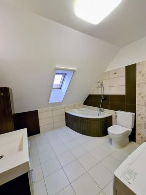 PRENAJATÉ ****  MODERNE ZARIADENÝ 3 IZB. BYT S TERASOU — foto 16