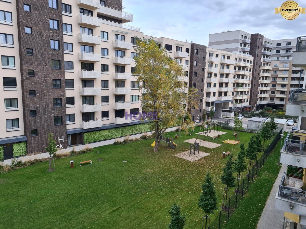 PREDANÉ ** PRIESTRANNÝ 1,5 IZB. BYT S PEKNÝM VÝHĽADOM NA ZELEŇ — foto 13