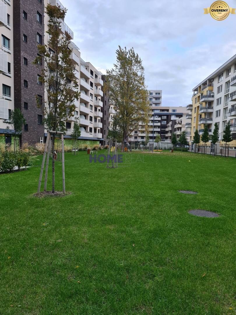 PREDANÉ ** PRIESTRANNÝ 1,5 IZB. BYT S PEKNÝM VÝHĽADOM NA ZELEŇ — foto 14