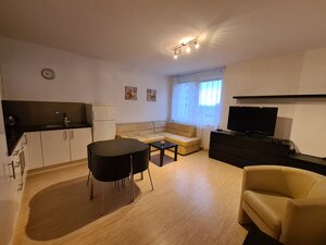 PREDANÉ ** PRIESTRANNÝ 1,5 IZB. BYT S PEKNÝM VÝHĽADOM NA ZELEŇ — foto 3