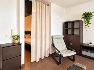 KOMPLETNE ZARIADENÝ PRIESTRANNÝ 1,5 IZB. BYT S BALKÓNOM A GARÁŽOU. — foto 11