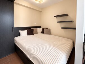 KOMPLETNE ZARIADENÝ PRIESTRANNÝ 1,5 IZB. BYT S BALKÓNOM A GARÁŽOU. — foto 12