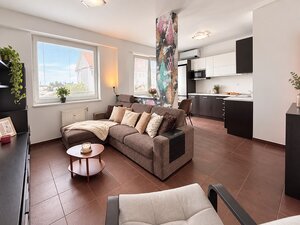 KOMPLETNE ZARIADENÝ PRIESTRANNÝ 1,5 IZB. BYT S BALKÓNOM A GARÁŽOU. — foto 9