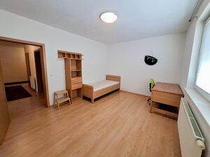 PRIESTRANNÝ 3 IZB. BYT VO VYHĽADÁVANEJ LOKALITE NA KOLIBE S PARKOVANIM — foto 7