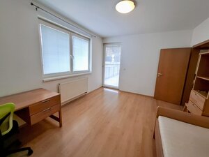 PRIESTRANNÝ 3 IZB. BYT VO VYHĽADÁVANEJ LOKALITE NA KOLIBE S PARKOVANIM — foto 8