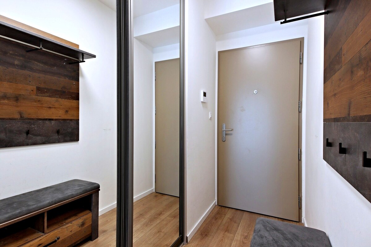 Zariadený slnečný 3 izbový byt + klíma + 16m2 loggia + parkovacie miesto + kobka — foto 14