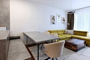 Zariadený slnečný 3 izbový byt + klíma + 16m2 loggia + parkovacie miesto + kobka — foto 3