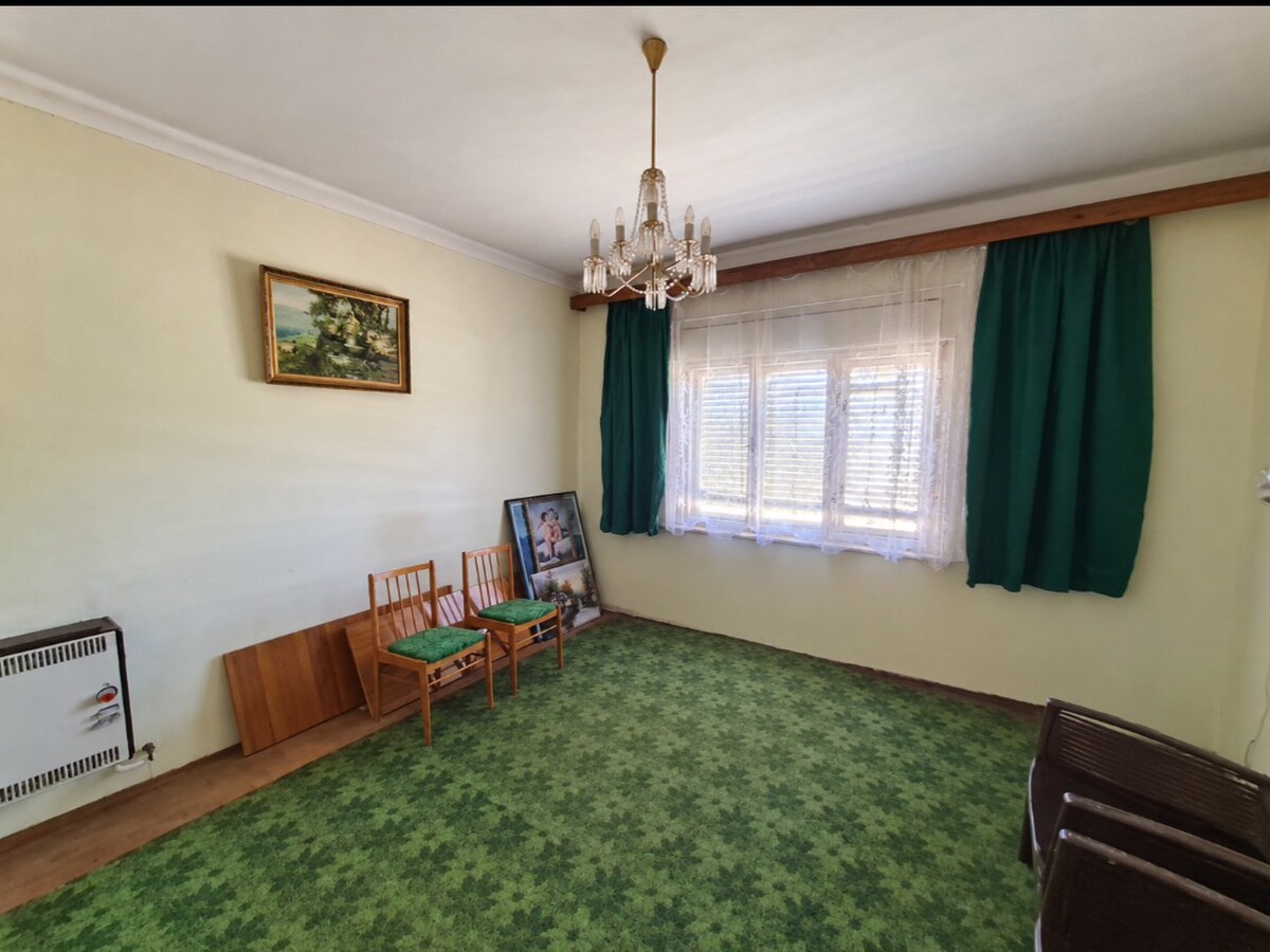Na predaj starší rodinný dom s krásnym pozemkom Hurbanovo ! — foto 13