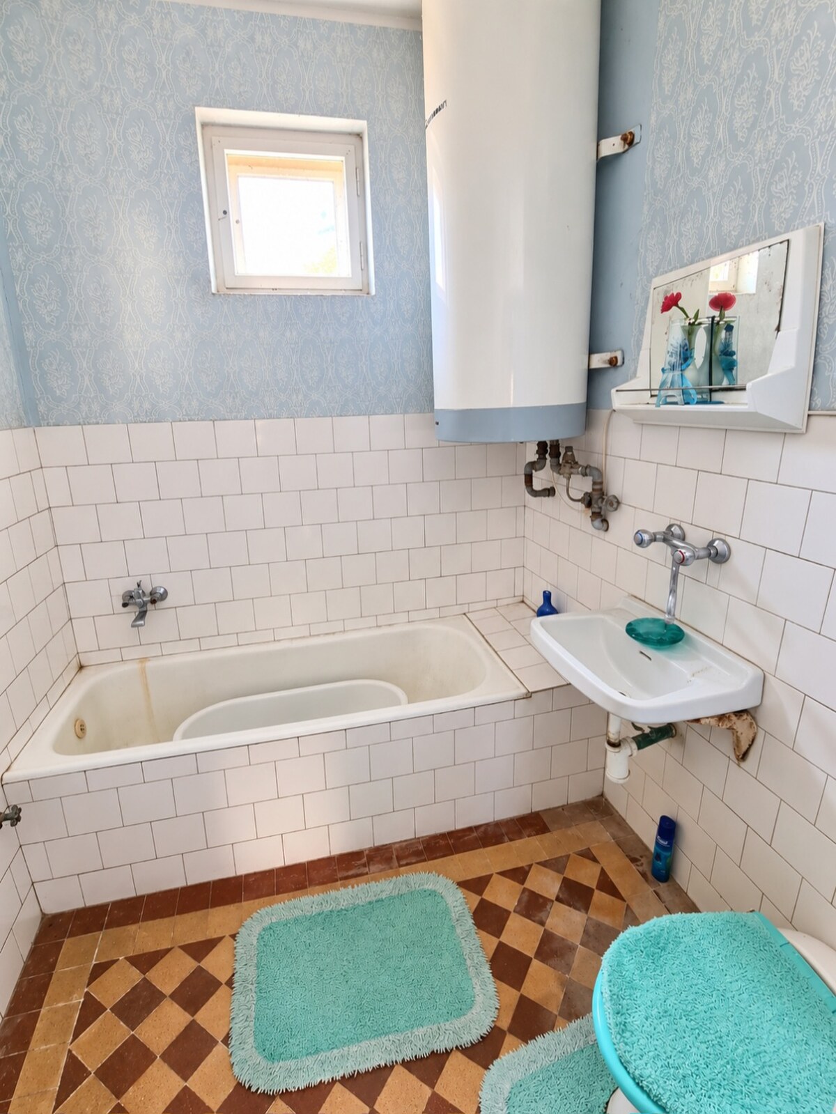 Na predaj starší rodinný dom s krásnym pozemkom Hurbanovo ! — foto 16
