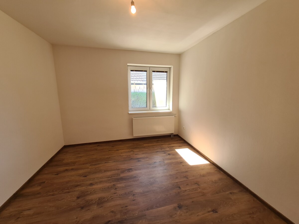 Na predaj veľký rodinný dom s rozsiahlym pozemkom Svätý Peter ! — foto 10