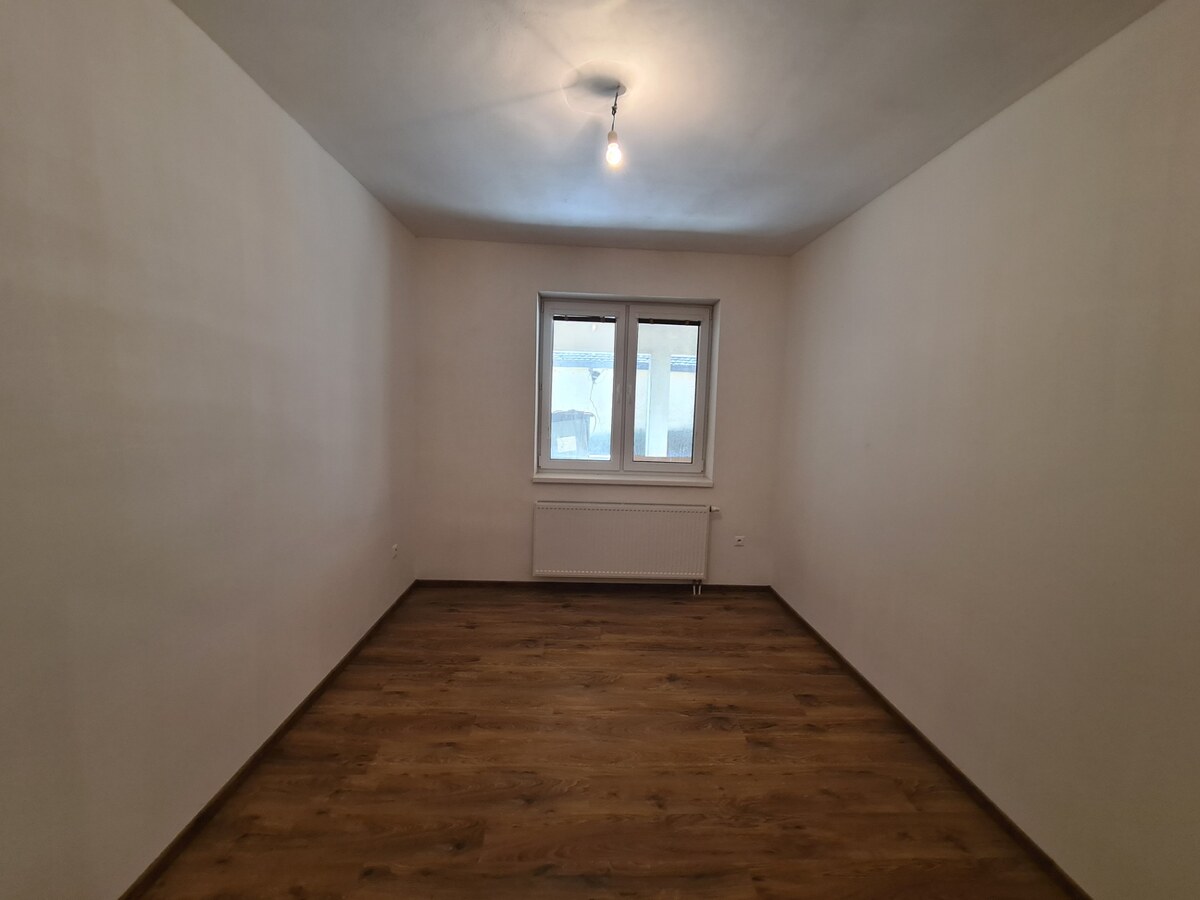 Na predaj veľký rodinný dom s rozsiahlym pozemkom Svätý Peter ! — foto 7