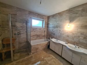 Na predaj veľký rodinný dom s rozsiahlym pozemkom Svätý Peter ! — foto 11