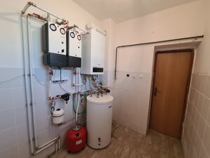 Na predaj veľký rodinný dom s rozsiahlym pozemkom Svätý Peter ! — foto 14
