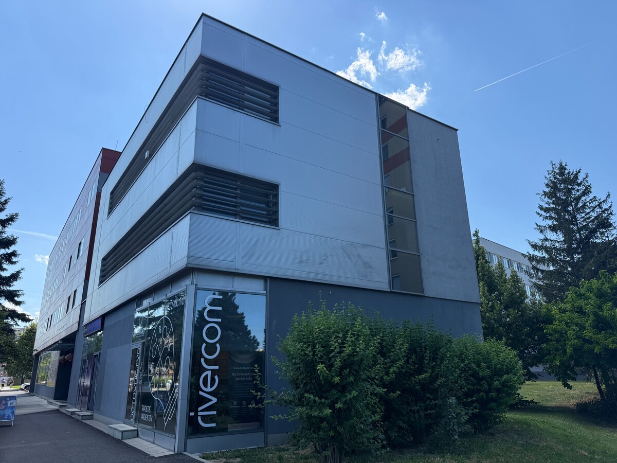 MODERNÉ Kancelárie v centre mesta Komárno — foto 3