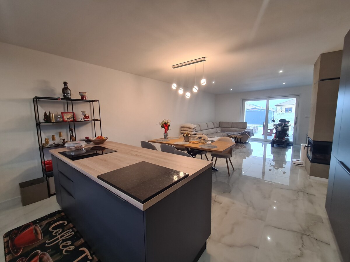 NOVOSTAVBA ( PROJEKT) čoskoro vo výstavbe Bajč ! — foto 14