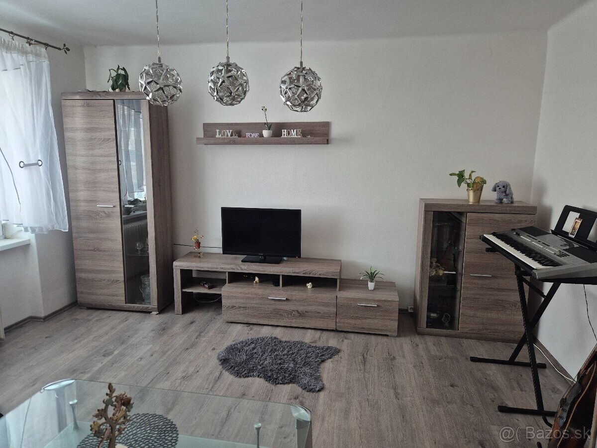 Zrekonštruovaný 3 izbový byt Komárno!