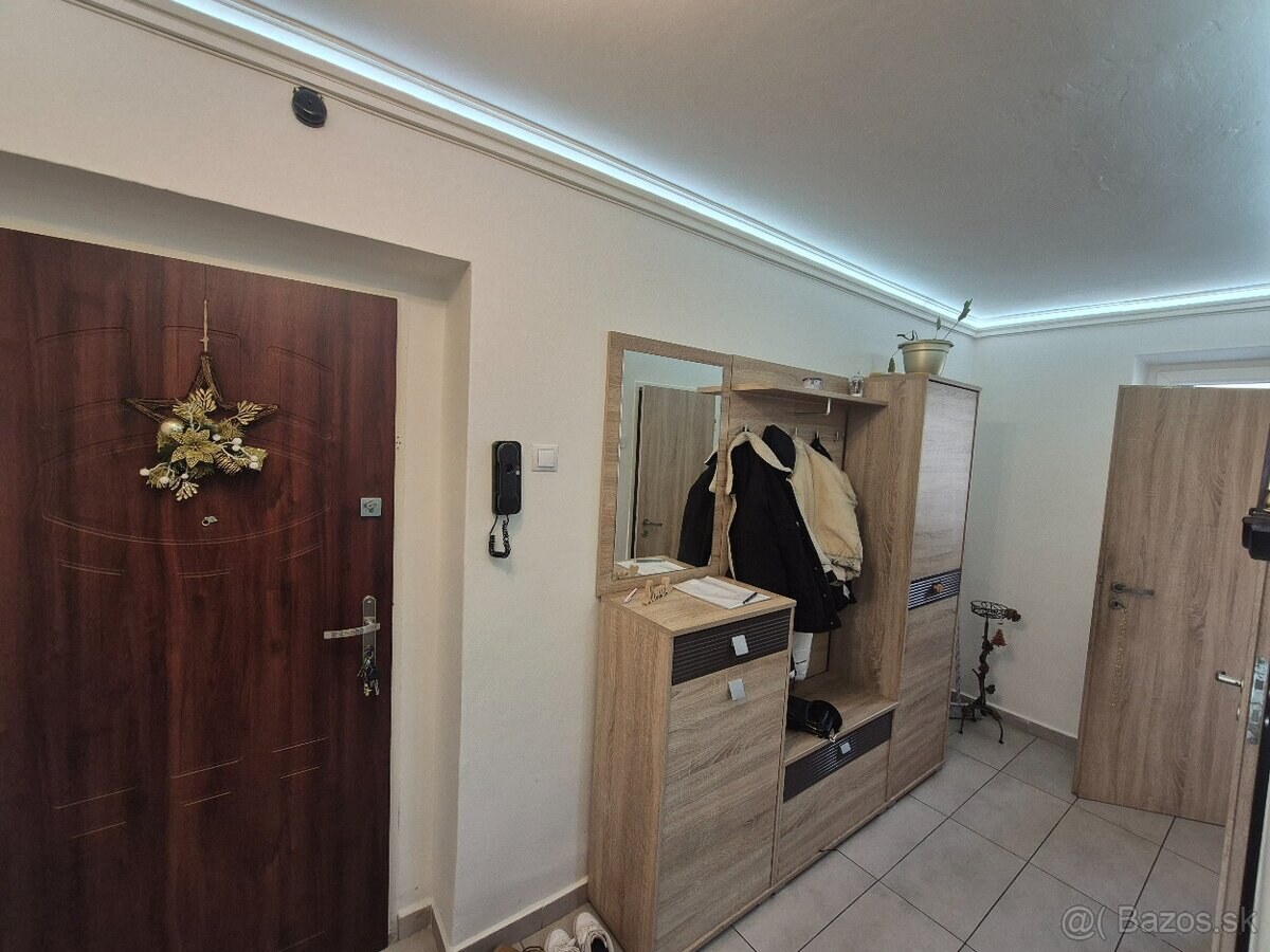 Zrekonštruovaný 3 izbový byt Komárno! — foto 11