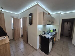 Zrekonštruovaný 3 izbový byt Komárno! — foto 2