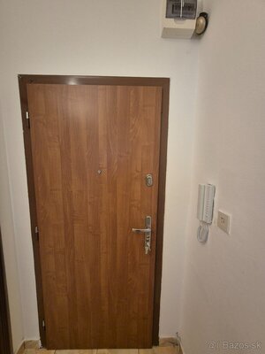 Na predaj veľká garsónka s balkónom Komárno! — foto 8