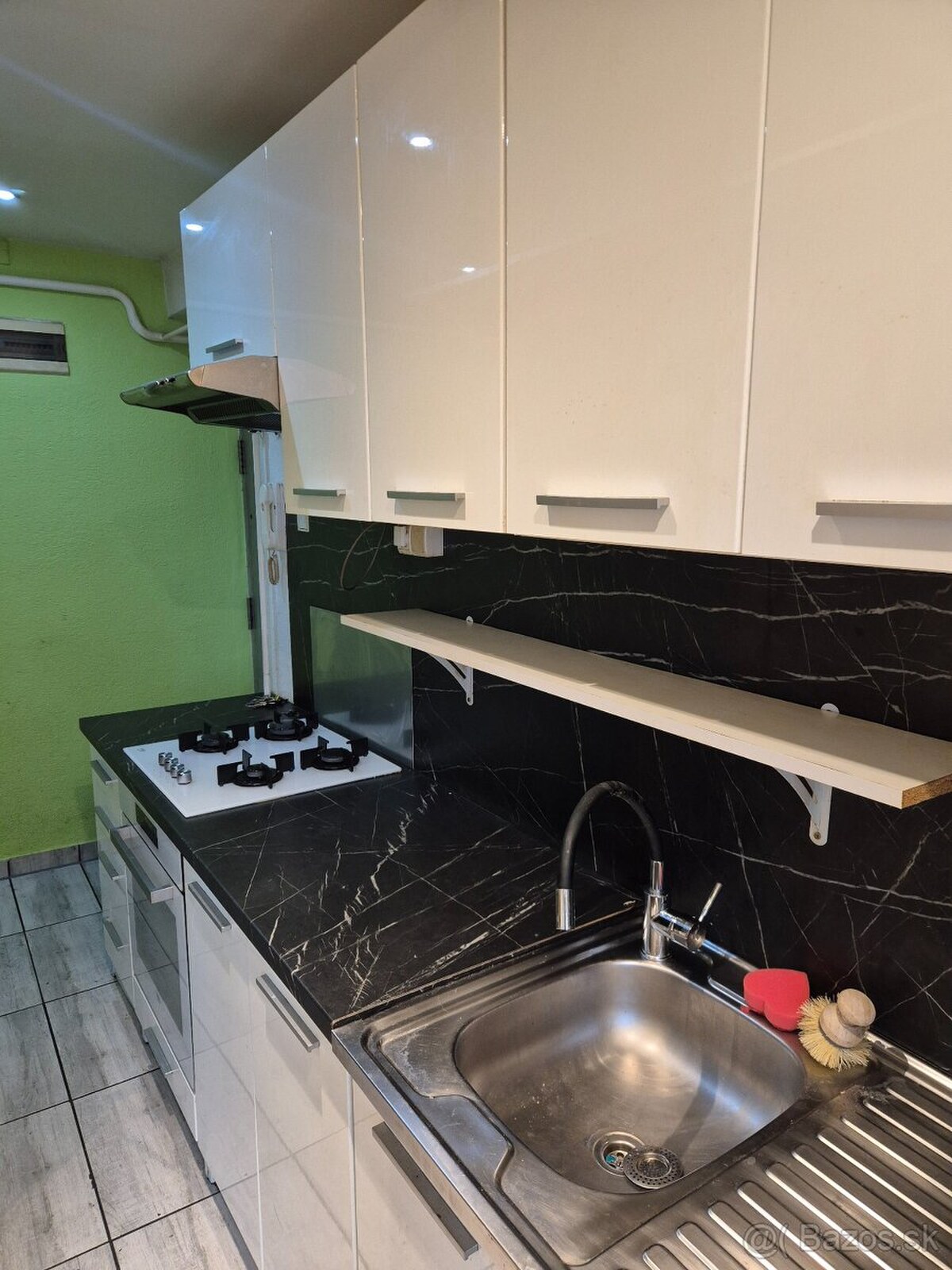 Na predaj 3 izbový tehlový byt Komárno ! — foto 8