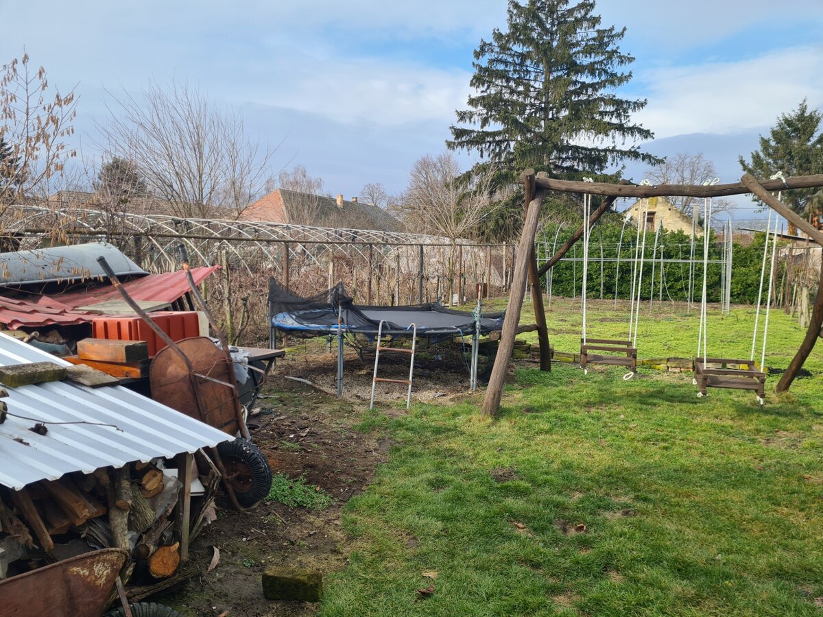 Na predaj krásny pozemok na výstavbu rodinného domu Svätý Peter ! — foto 5